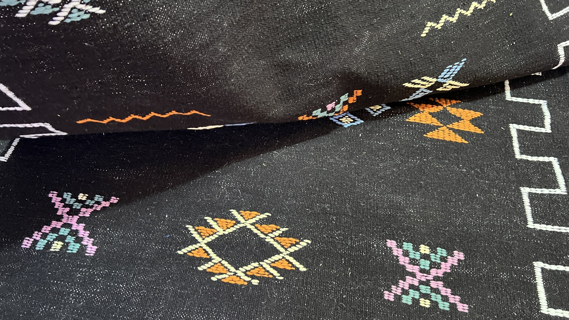 Traditional Abstract Rug I Thick Moroccan Wool Rug (Low-Shedding)-BOHO SOFA
